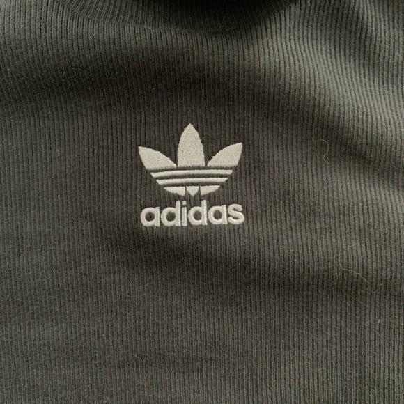 Adidas top - Picture 4 of 6